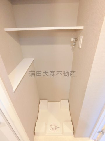 JP noie西蒲田の設備|棚付きの洗濯機置き場