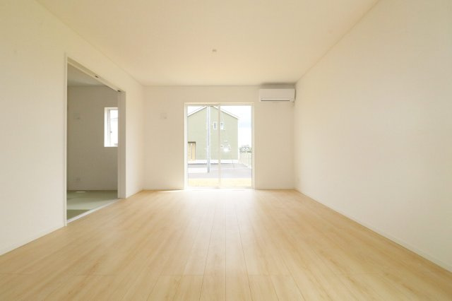 矢吹町八幡町第２１　　　５号棟　　　善郷小学校、矢吹中学区の居間・リビング
