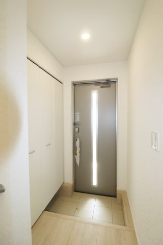 矢吹町八幡町第２１　　　５号棟　　　善郷小学校、矢吹中学区の玄関