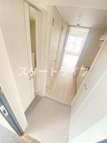 大阪市淀川区東三国６丁目の賃貸マンションの玄関