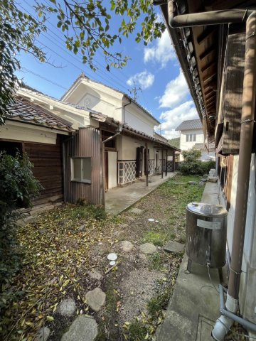 鳥取市河原町釜口中古戸建の庭