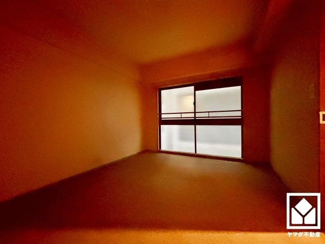 グランデュール鴨川3番館の洋室