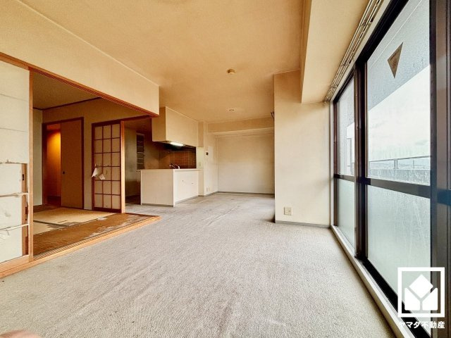 グランデュール鴨川3番館の居間・リビング