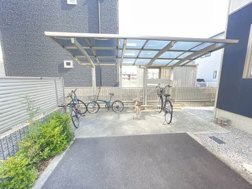パインテイル B棟のその他