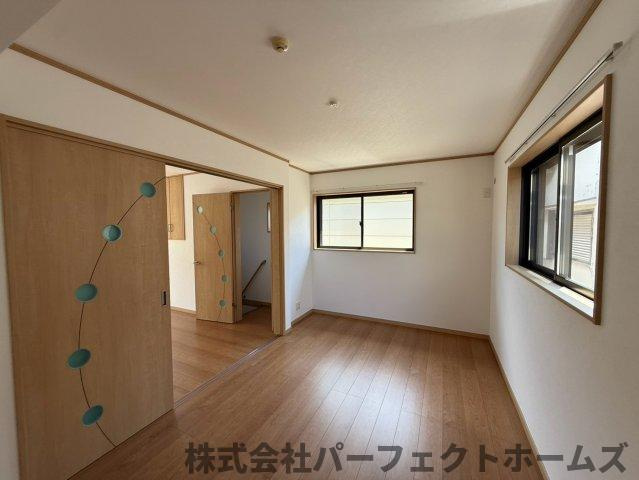 倉治2丁目戸建の洋室|使い勝手のいい洋室です