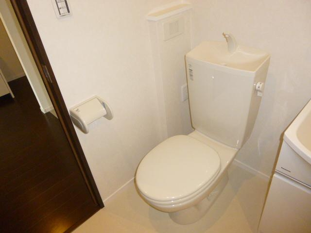 Residenza al picco　レジデンツァアルピッコのトイレ|落ち着いた色調のトイレです