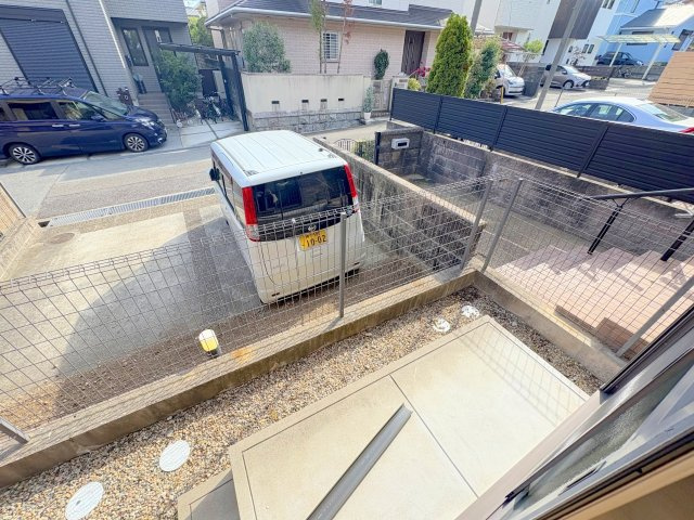 榮タウンハウスの駐車場|駐車場に車を止められます