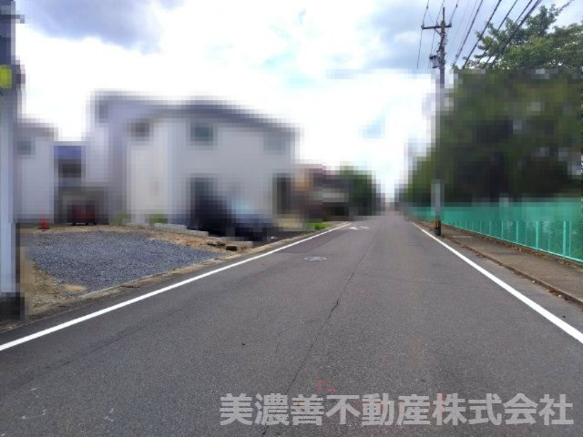 ６３９５７　岐阜市栄新町3丁目土地の前面道路含む現地写真