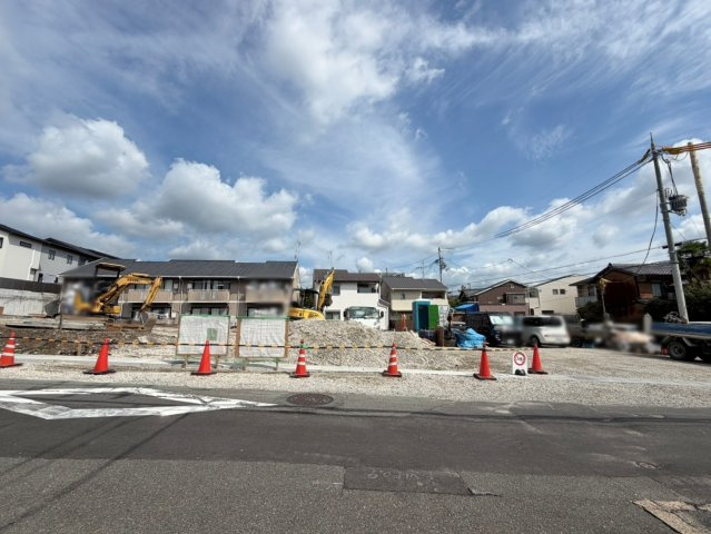 松尾井戸町　全７区画の分譲地|スーパー・コンビニが徒歩８分圏内！毎日のお買い物に嬉しい立地♪（R8.8撮影）