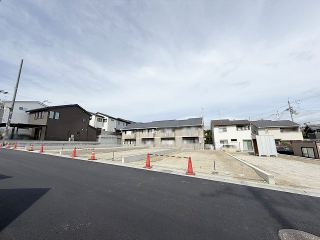 松尾井戸町　全７区画の分譲地の前面道路含む現地写真|前道６ｍと見通し良好！（R8.8撮影）