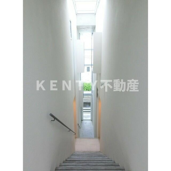 【エントランス】 | Ｓｏｌａｎａ　Ｔａｋａｎａｗａｄａｉ | 毎日通るエントランスはこのようになっています