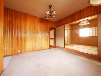【洋室】 | 甲府市西田町 敷地148坪・建物358㎡の広々中古戸建 | 3階　6帖和室と7.35帖洋室