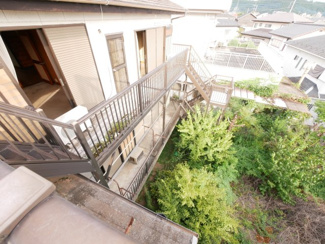 【その他】 | 甲府市西田町 敷地148坪・建物358㎡の広々中古戸建 | バルコニーより庭を望む