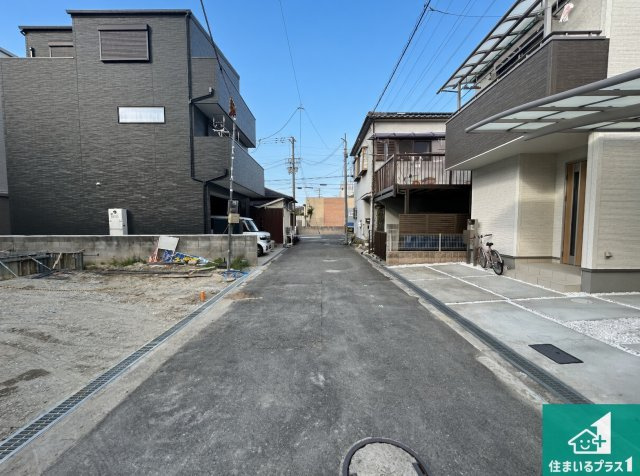 堺市堺区緑ヶ丘北町　第1期　新築一戸建ての前面道路含む現地写真|周辺は閑静な住宅街です。前面道路もしっかりと有りますので車の出し入れも安心ですよ！