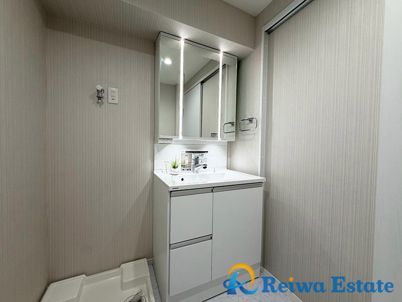日榮ハイム辻堂の独立洗面台