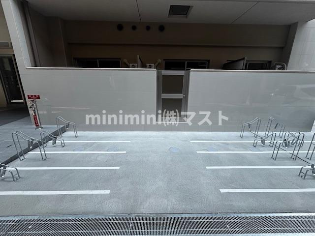 エグゼ大阪CITYアインツの駐車場