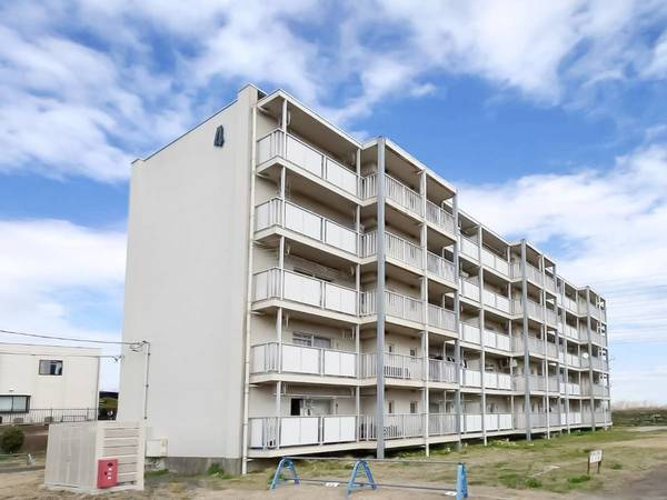 ビレッジハウス大島1号棟の外観|外はこのようになっています