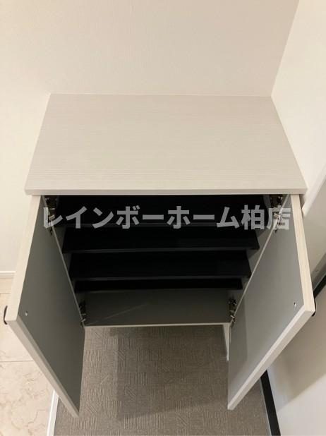 担当エリアのルームアドバイザーが直接対応いたしますの収納|玄関のシューズボックスです