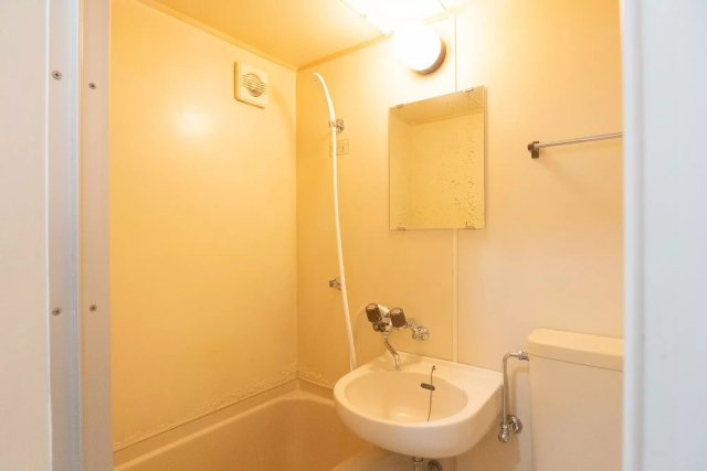 AP1467 ペアパレス徳丸 202のトイレ|シンプルで使いやすいトイレです