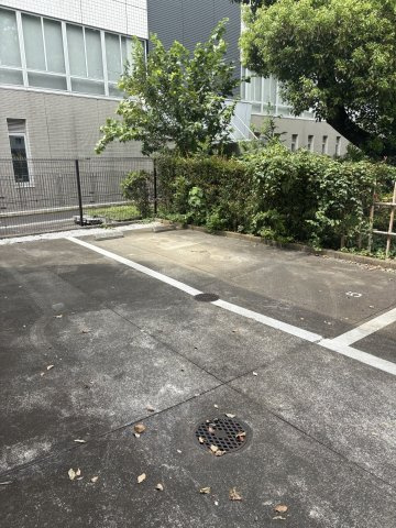 パークハウス梶野の駐車場|駐車場に車を止められます