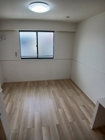 イリゼ府中の内装|明るい色調の室内です