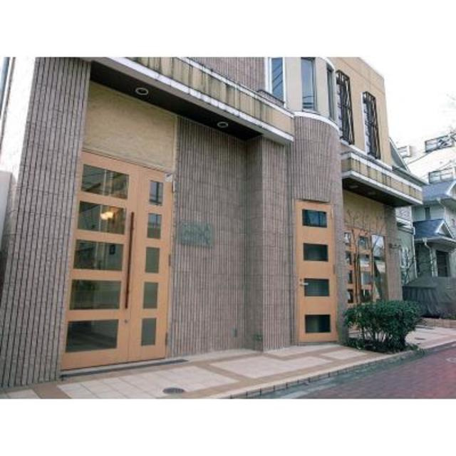 Ｆｉｎｅ　Ｃｒｅｓｔのエントランス|建物の内部です