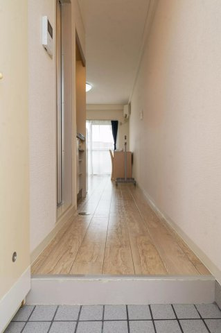 AP198 リエス瑞江 408の玄関|ゆったりとした玄関です