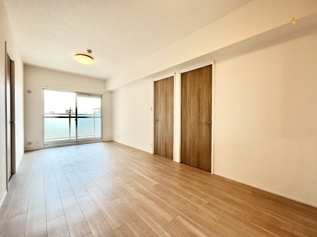 万葉ハイツ小阪菱屋西の居間・リビング