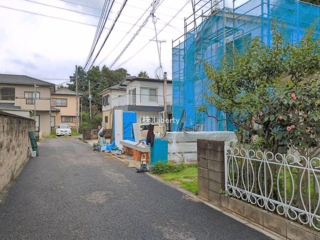 土浦市真鍋10期　新築戸建の前面道路含む現地写真