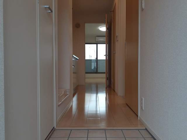 メゾン　もくれんの玄関