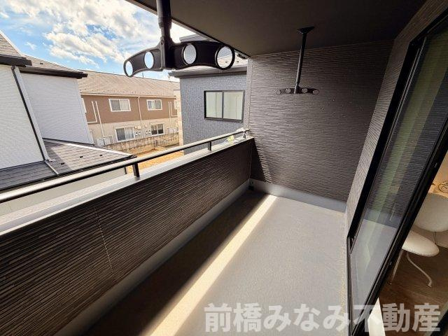 【新築】前橋市関根町　２号棟(全３棟)　グラファーレ　新築建売分譲のバルコニー