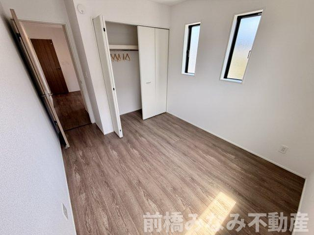 【新築】前橋市関根町　２号棟(全３棟)　グラファーレ　新築建売分譲の洋室