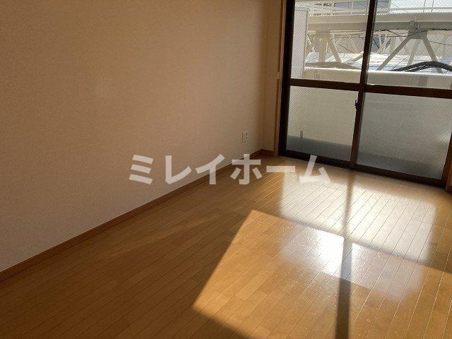 ジュエル荏原中延の居間・リビング