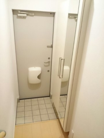 カトレア　ハウスⅡの玄関