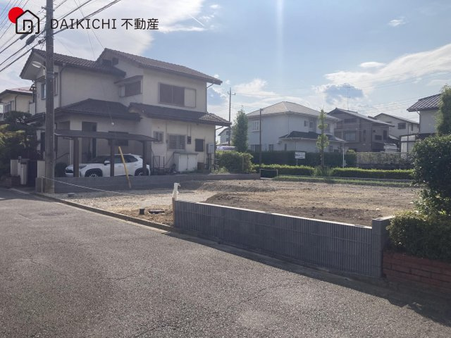 【前面道路含む現地写真】 | 鳩山町楓ヶ丘3丁目　新築戸建　ブルーミングガーデン　全1棟　1号棟