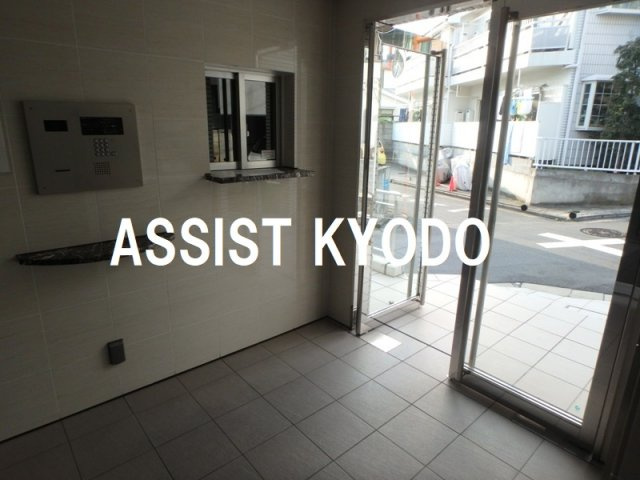 世田谷区経堂３丁目の賃貸マンションのロビー