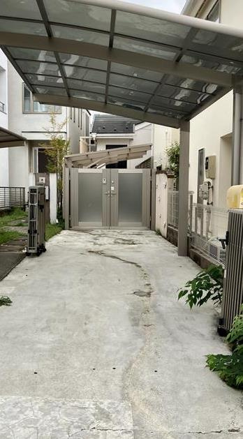 駒沢戸建の駐車場