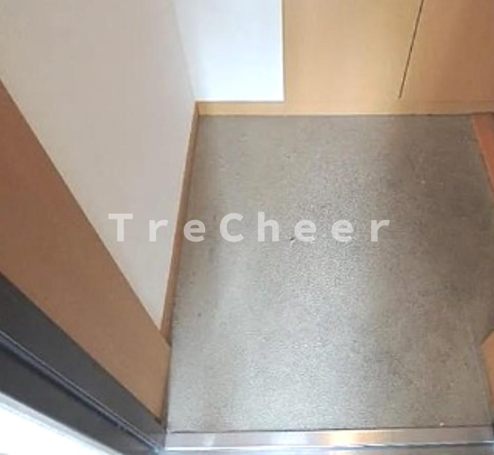 リヨンドール巣鴨の玄関