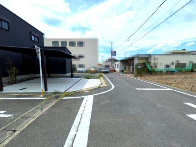 小牧市桜井　中古戸建の前面道路含む現地写真|前面道路含む現地写真です