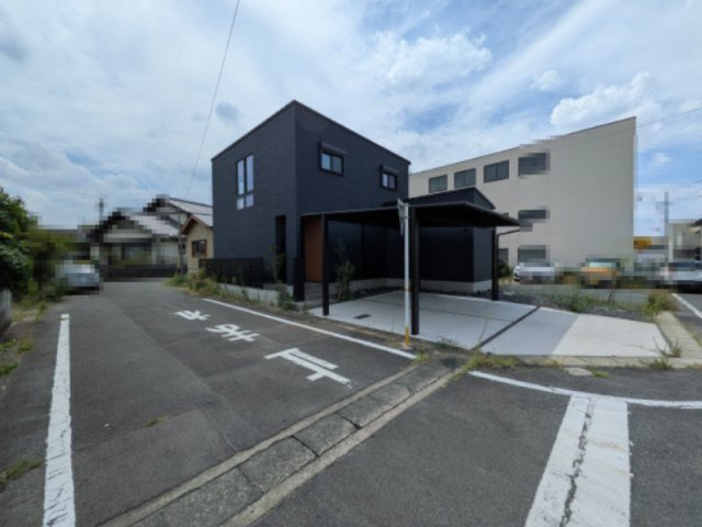 小牧市桜井　中古戸建の前面道路含む現地写真|前面道路含む現地写真です