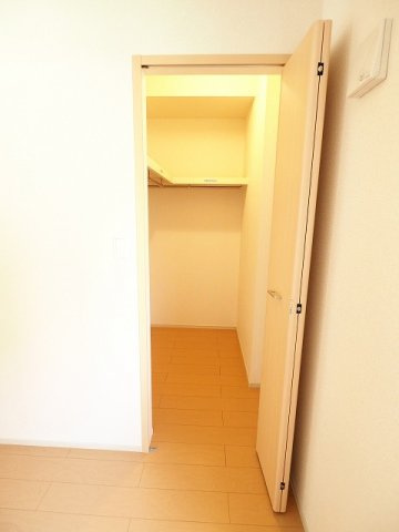 ドルチェビータ　Ⅲの収納|収納力のあるWICで衣類もすっきり整理できます