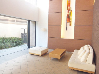 【ロビー】 | ブランズ・ヴェリテ堺七道 | お洒落なロビーですので、お友達を呼びたくなるマンションですね♪