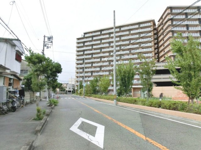 【その他】 | ブランズ・ヴェリテ堺七道 | ゆとりのある洗面室ですよ！朝の身支度もスムーズにできますね！収納もあるので、ストックアyタオルの置き場所にも困りませんね♪