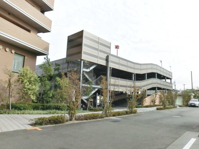 【駐車場】 | ブランズ・ヴェリテ堺七道 | 敷地内駐車場ございます。空き情報など詳しくはスタッフにお問い合わせください。