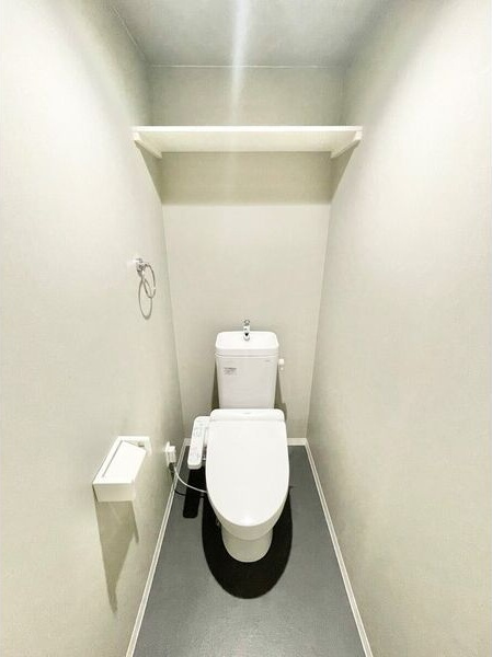 アロウ内浜町(アロウウチハマチョウ)のトイレ|ゆったりとした空間のトイレです