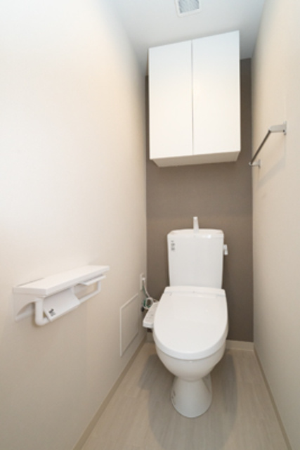 グロリアコート市川のトイレ|※写真は同タイプ住戸です。