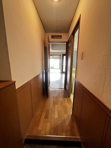 ドミール津田沼の玄関