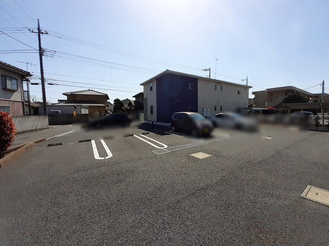 サクラスクエア　イーストの駐車場