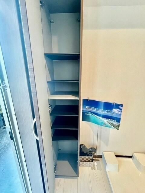 DEN小机の玄関