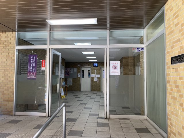 メガロコープ西陣Ａ棟のエントランス